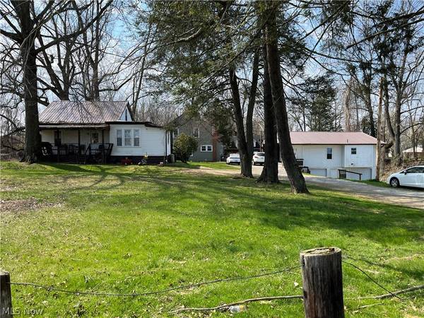 1039 Emerson AVE, Parkersburg, WV 26104