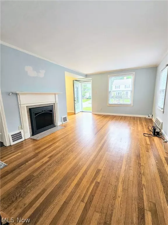 South Euclid, OH 44121,1532 Oakmount RD