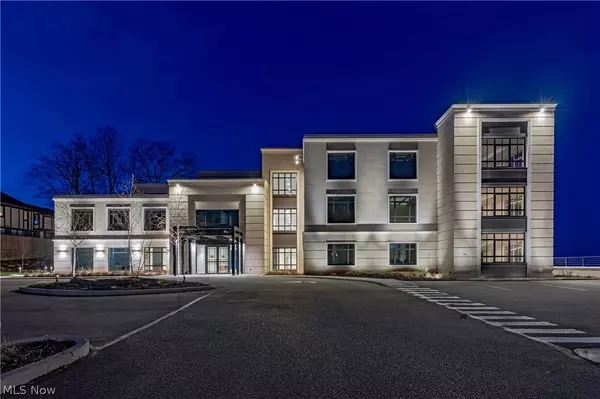 Rocky River, OH 44116,22700 Lake RD #304