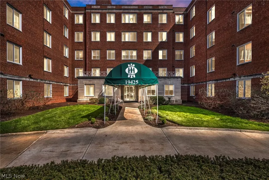 19425 Van Aken BLVD #210, Shaker Heights, OH 44122