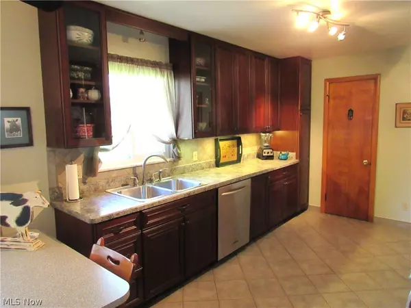 Olmsted Falls, OH 44138,24800 Sprague RD