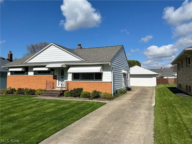 2369 Stanford DR, Wickliffe, OH 44092