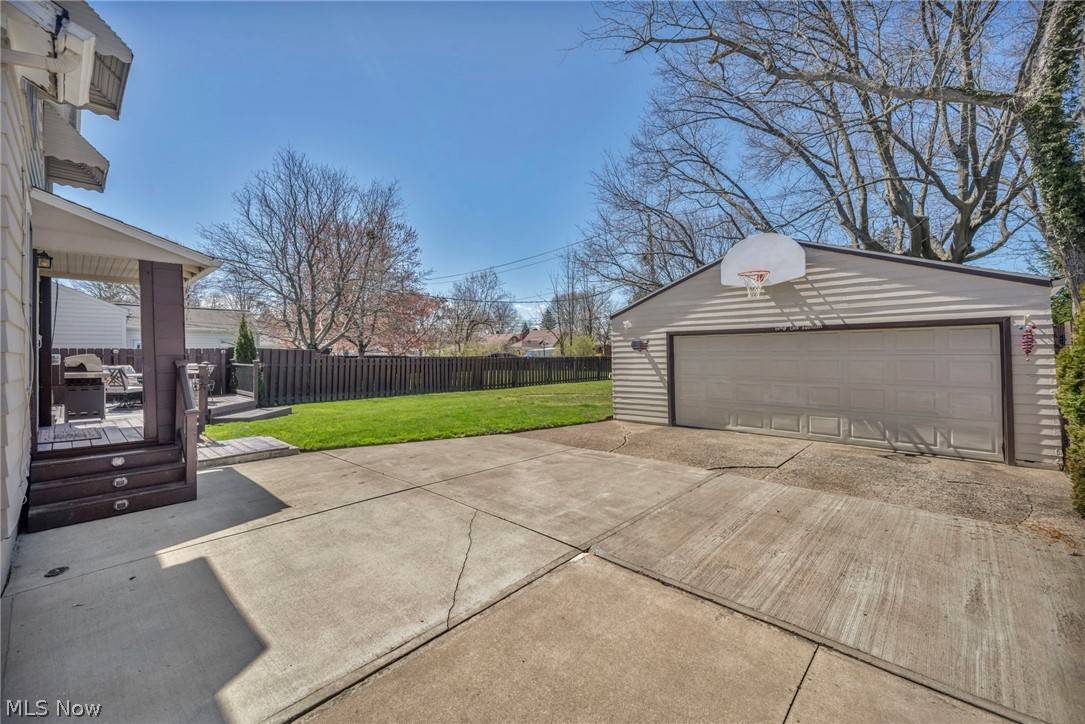 Fairview Park, OH 44126,4114 W 220th ST