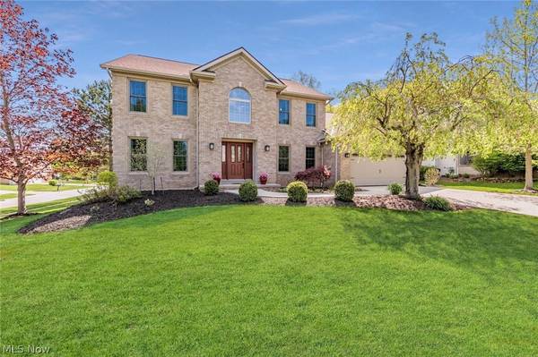 18561 Hunters Pointe DR,  Strongsville,  OH 44136