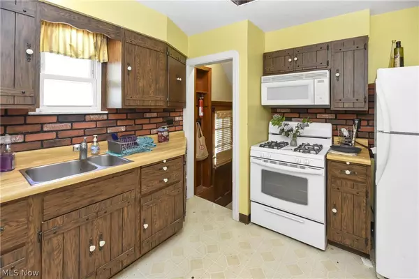 Cleveland, OH 44109,4930 W 14th ST