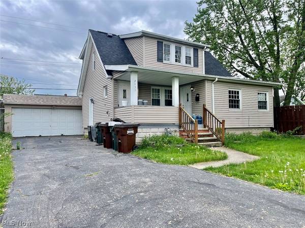 2433 Tuxedo AVE,  Parma,  OH 44134