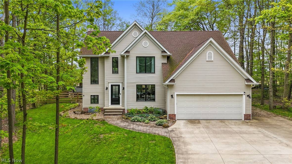 1100 High View DR, Wadsworth, OH 44281