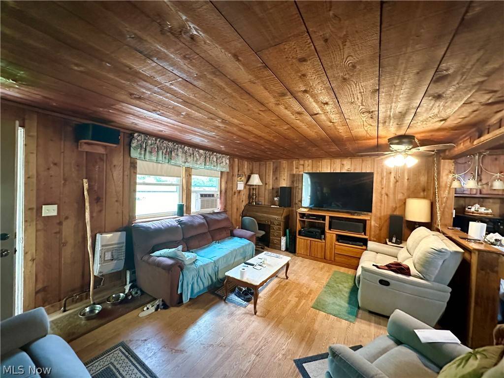 West Union, WV 26456,2538 Howell Run RD