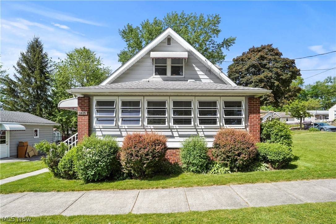 1815 Daniels AVE, Akron, OH 44312