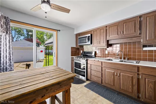 Brook Park, OH 44142,6047 Stark DR