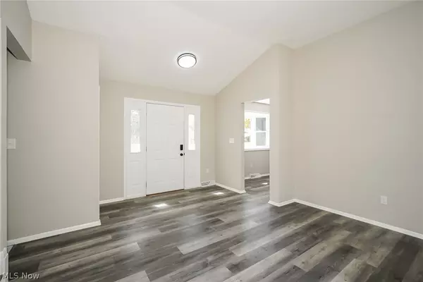 Berea, OH 44017,451 Edgewood CIR