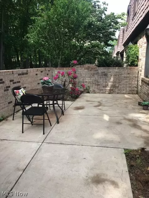 Broadview Heights, OH 44147,637 Tollis Pkwy