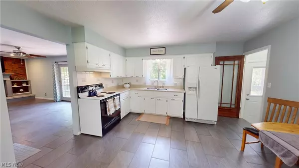 Copley, OH 44321,2934 Denise DR