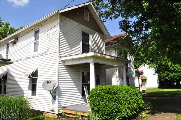 Frazeysburg, OH 43822,82 W 1st ST