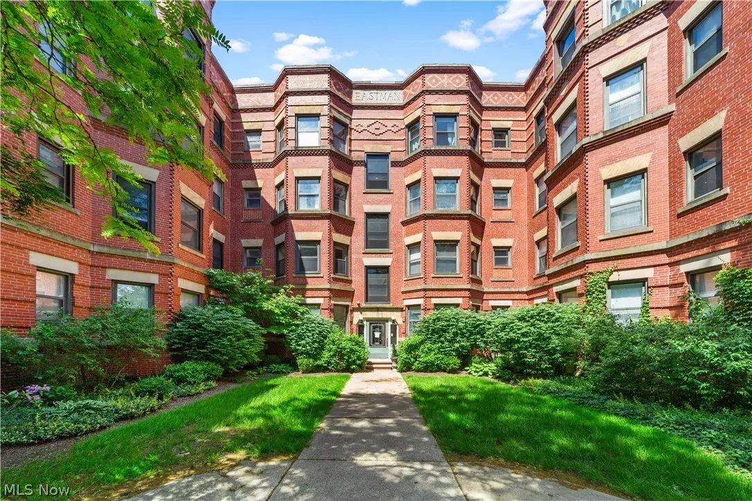 Cleveland, OH 44102,11020 Detroit AVE