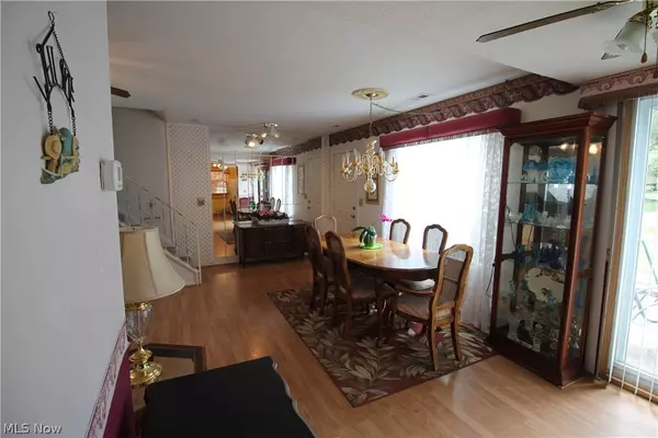 Northfield Center, OH 44067,27 Firebush LN