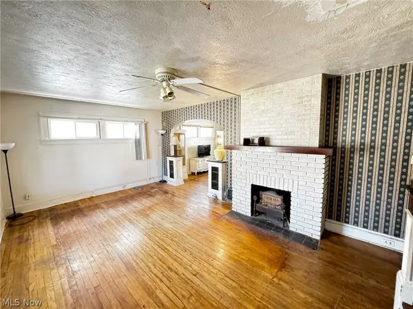 Garfield Heights, OH 44105,4498 E 126th ST