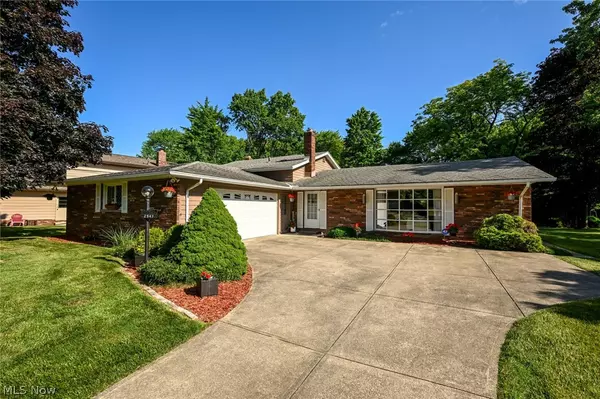 2947 Jasmine DR, Seven Hills, OH 44131