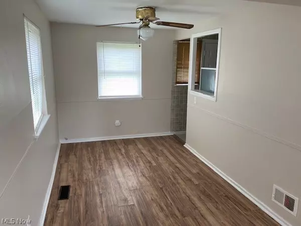 Lorain, OH 44052,3028 Cromwell DR