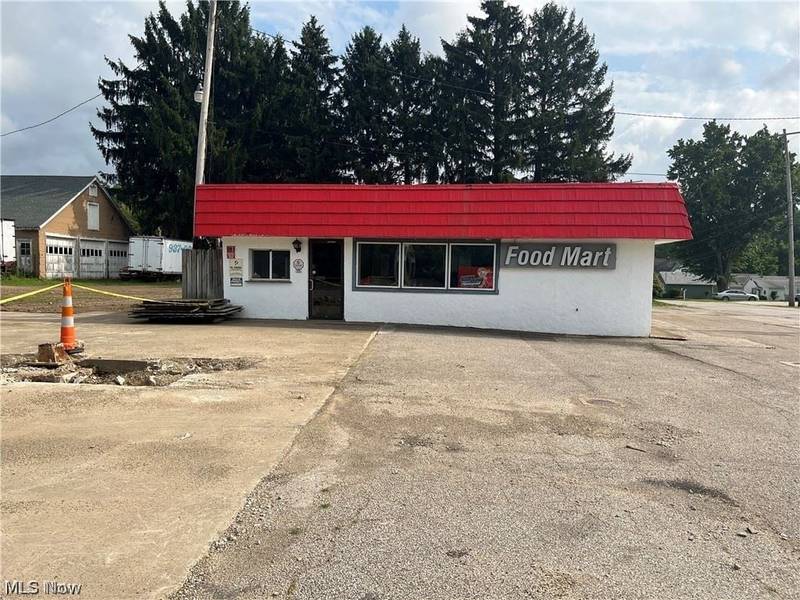 325 E Main RD, Conneaut, OH 44030