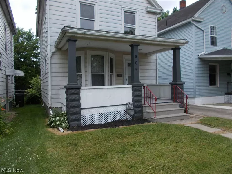 809 Woodland AVE, Elyria, OH 44035