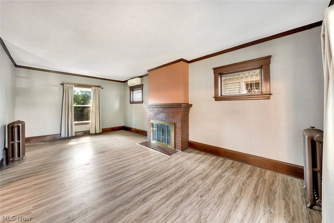 Lakewood, OH 44107,1527 Mars AVE