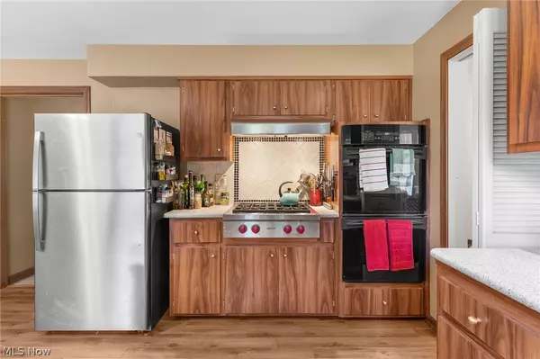 Girard, OH 44420,5463 Sampson DR