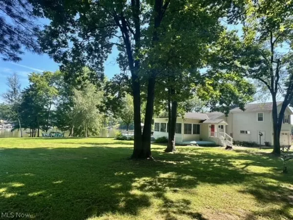 Willard, OH 44890,484 Hickery CIR