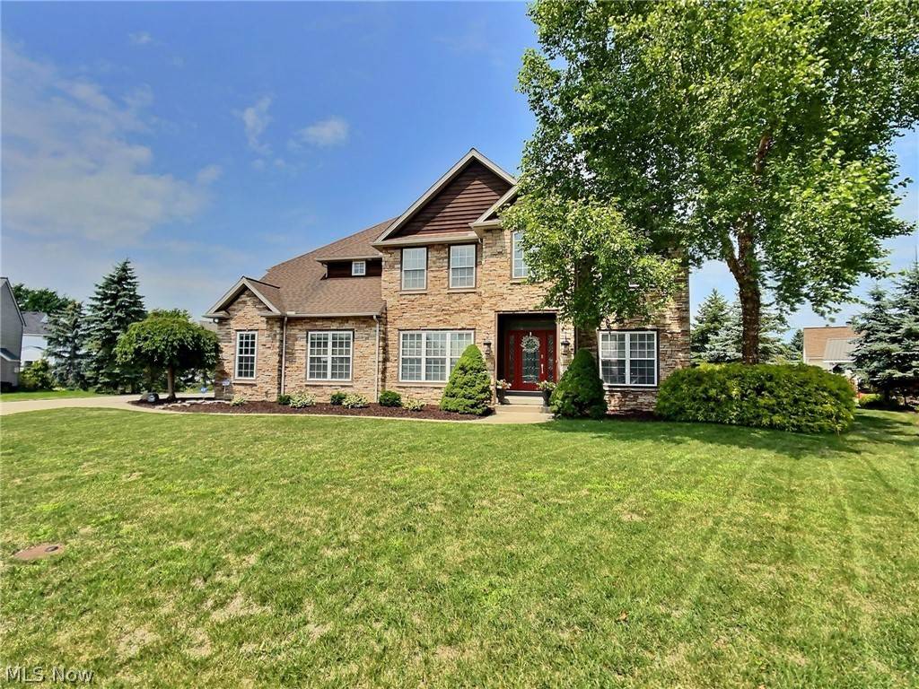 33108 Northwood CIR, Avon Lake, OH 44012