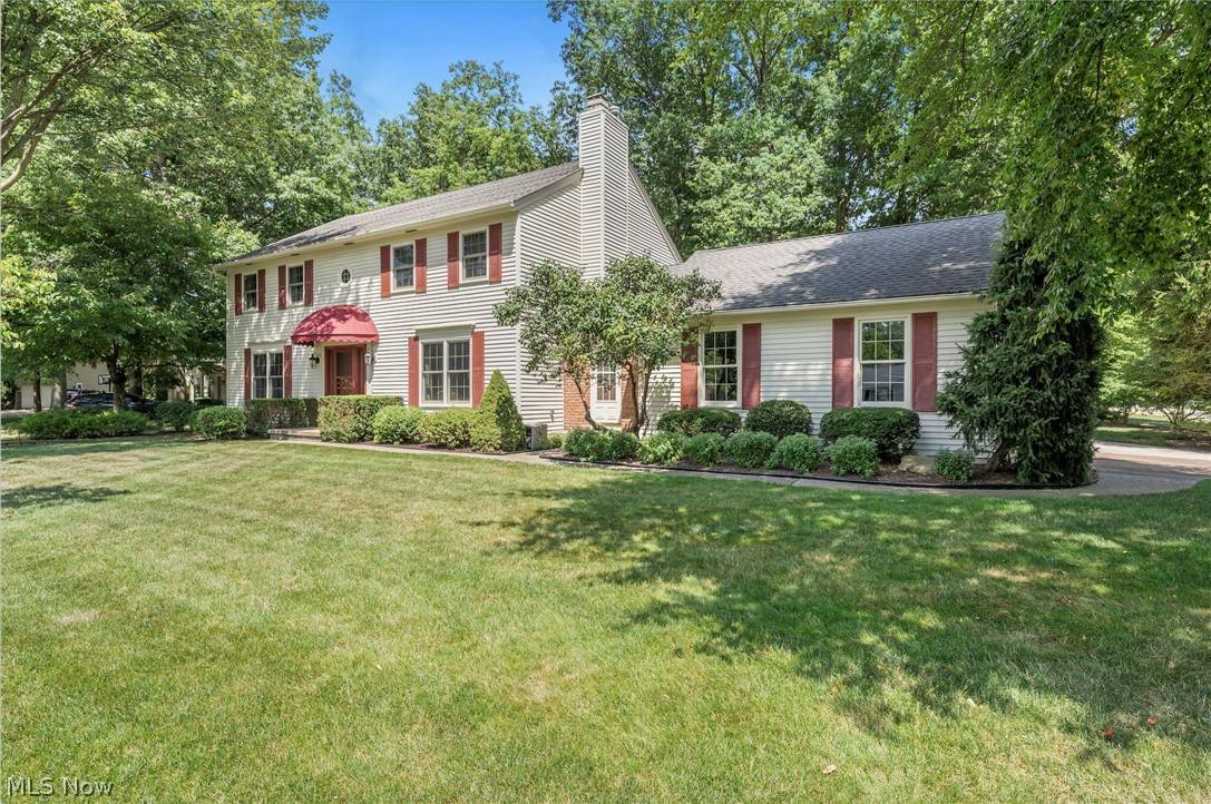 32382 Orchard Park DR, Avon Lake, OH 44012