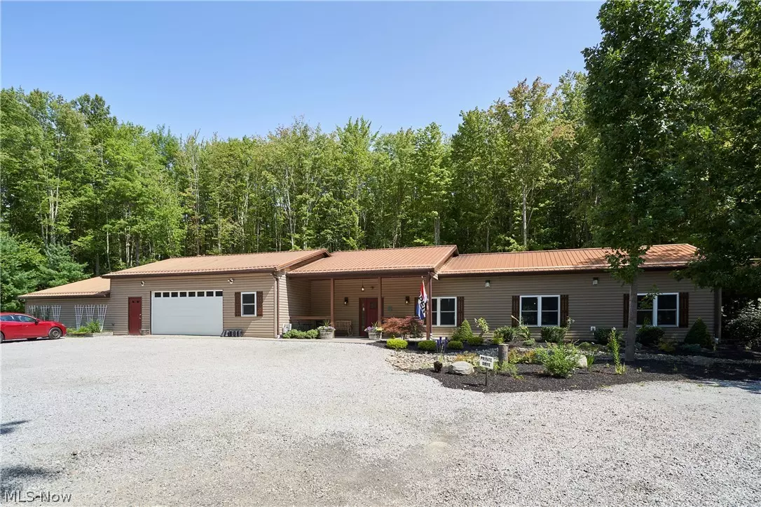 Harpersfield, OH 44041,834 Clyde Hill RD