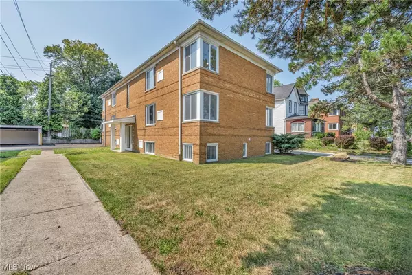 Rocky River, OH 44116,18975 Hilliard BLVD #3