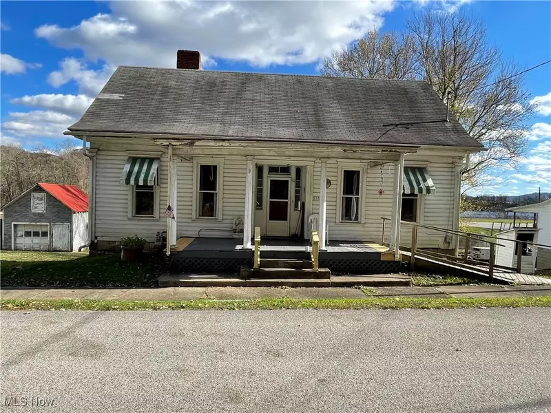 618 Market ST, Clarington, OH 43915