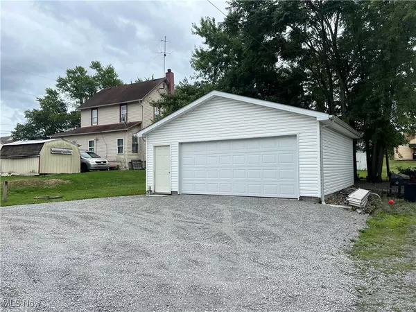 East Palestine, OH 44413,407 E North AVE
