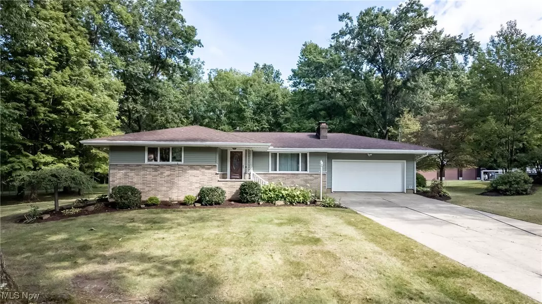 2407 Westview RD, Bazetta, OH 44410