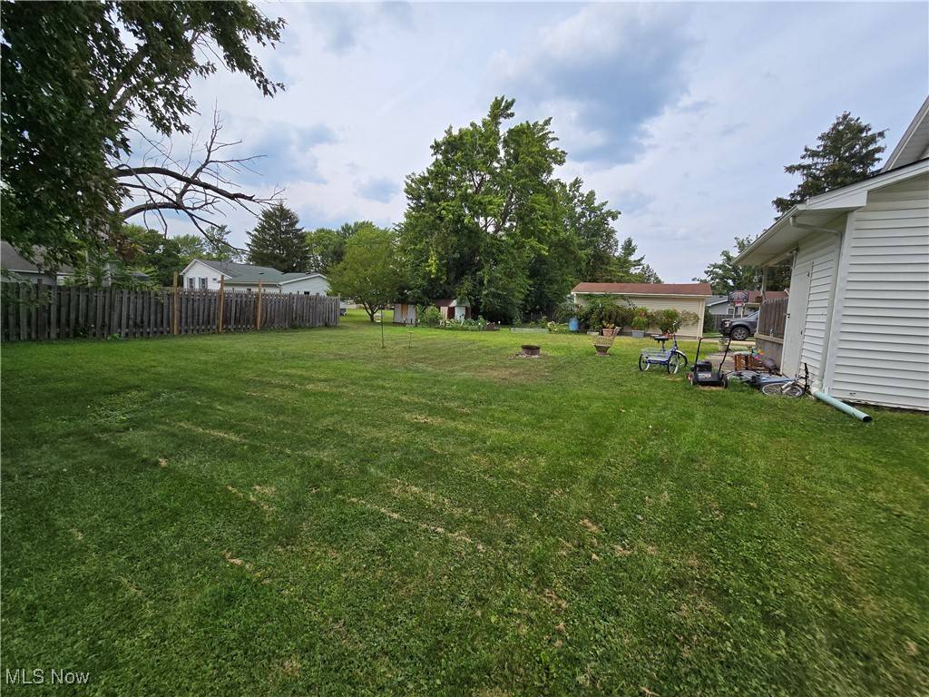 Wellington, OH 44090,215 Barker ST