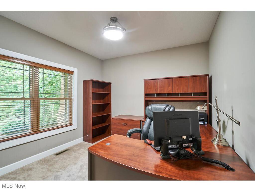 Akron, OH 44333,1570 Shade RD