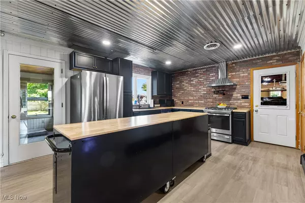 Lisbon, OH 44432,44 North ST