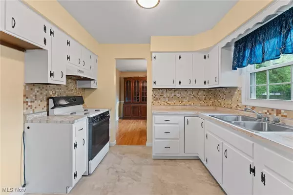 Warren, OH 44484,926 Brucewood DR SE