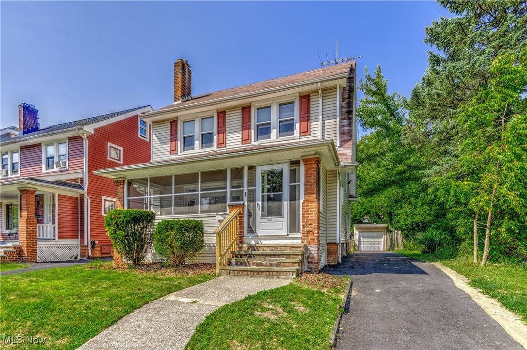 856 Clarence RD, Cleveland Heights, OH 44121