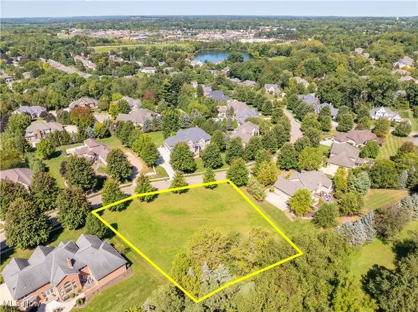 Canton, OH 44718,4826 Nobles Pond DR NW