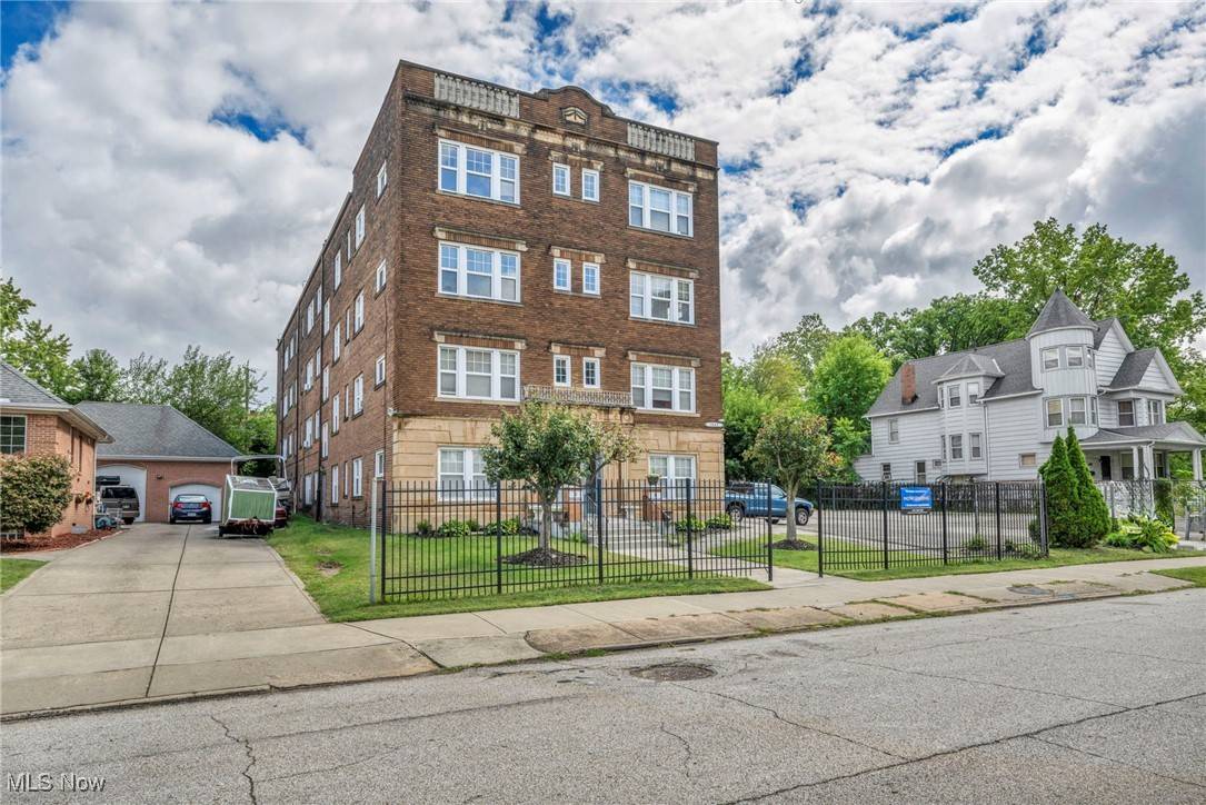 Cleveland, OH 44106,1847 E 87th ST