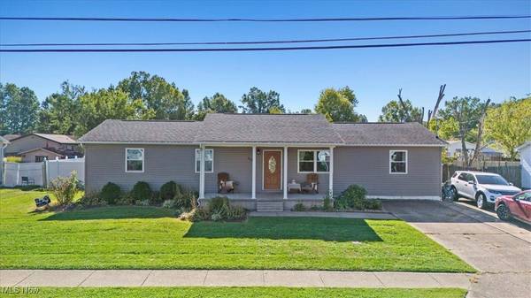 403 Lincolnshire DR, Mineral Wells, WV 26150