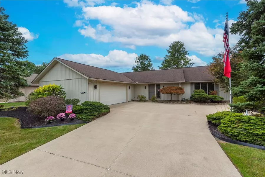 32823 Woodspring CIR, North Ridgeville, OH 44039