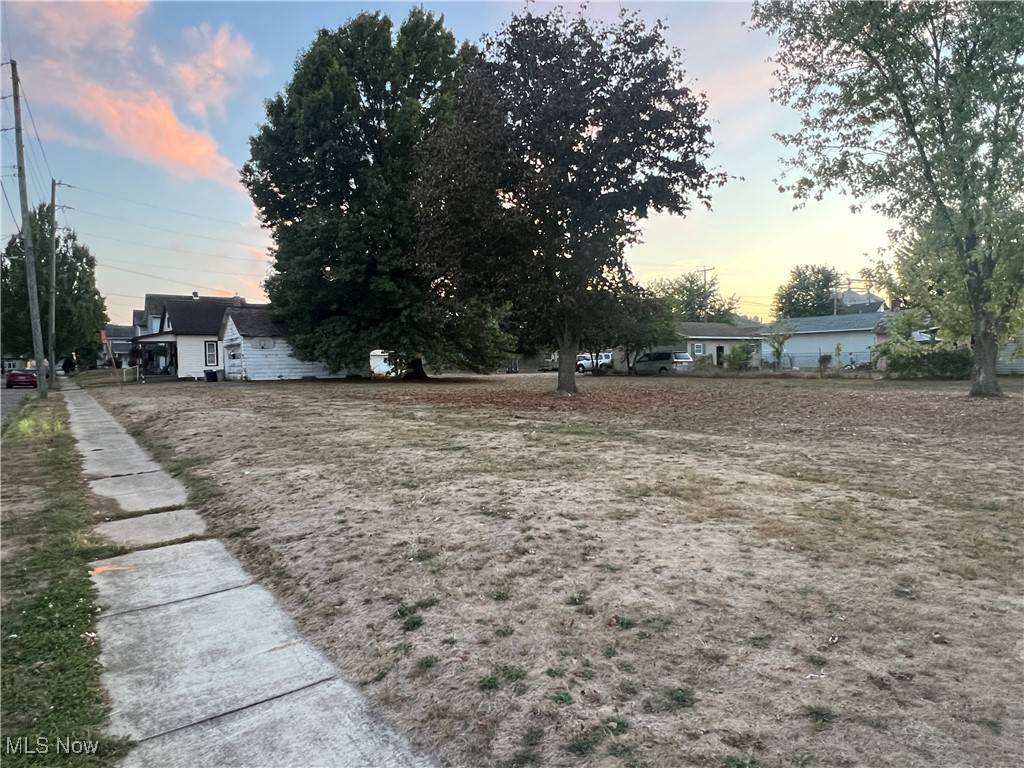 902 W High AVE, New Philadelphia, OH 44663