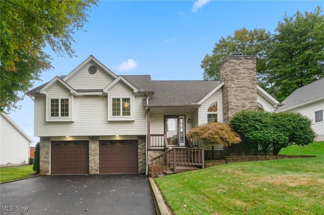 345 Raymond DR,  Hubbard,  OH 44425