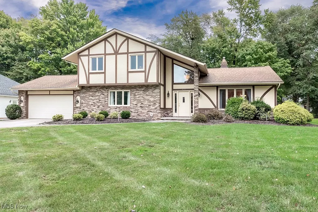 Highland Heights, OH 44143,457 Lowell DR