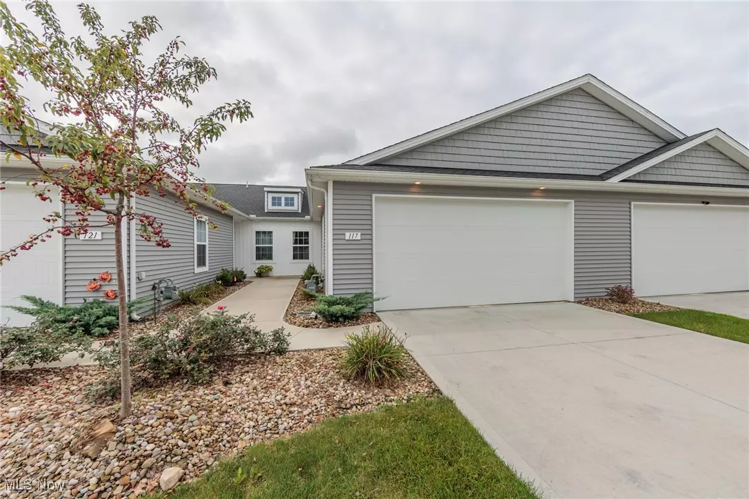 Elyria, OH 44035,117 Fallen Oak LN