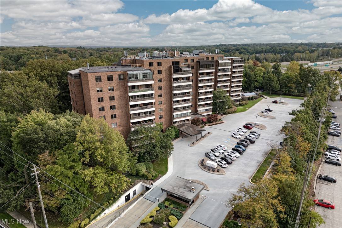 27500 Cedar RD #T-8, Beachwood, OH 44122