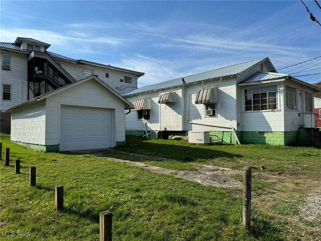 Grantsville, WV 26147,227 Mill ST